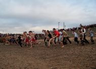 Dash to sea & crowds